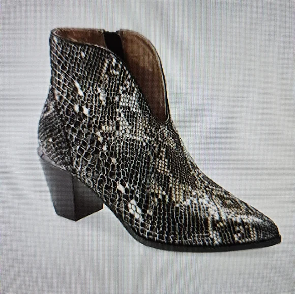 *SOLD* Paolo Westly Black Platinum Snake Print Leather Booties, size 6, NEW, NWB - Picture 16 of 16